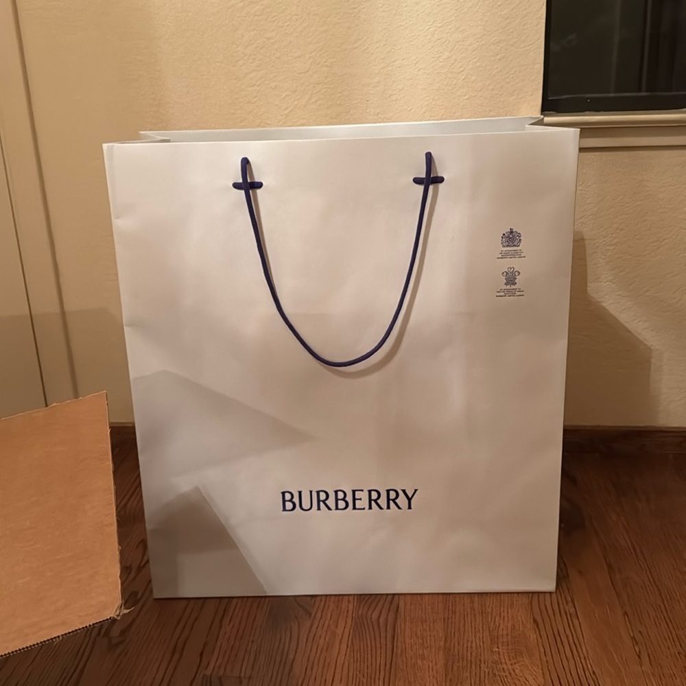 Burberry shopping bag - Picture 2 of 3